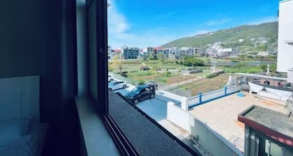 Donghai Fishing Village Ganhai Renjia Guest House