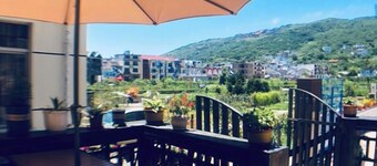 Donghai Fishing Village Ganhai Renjia Guest House