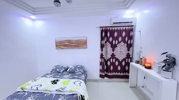 1 bedroom, iron/ironing board, WiFi, bed sheets