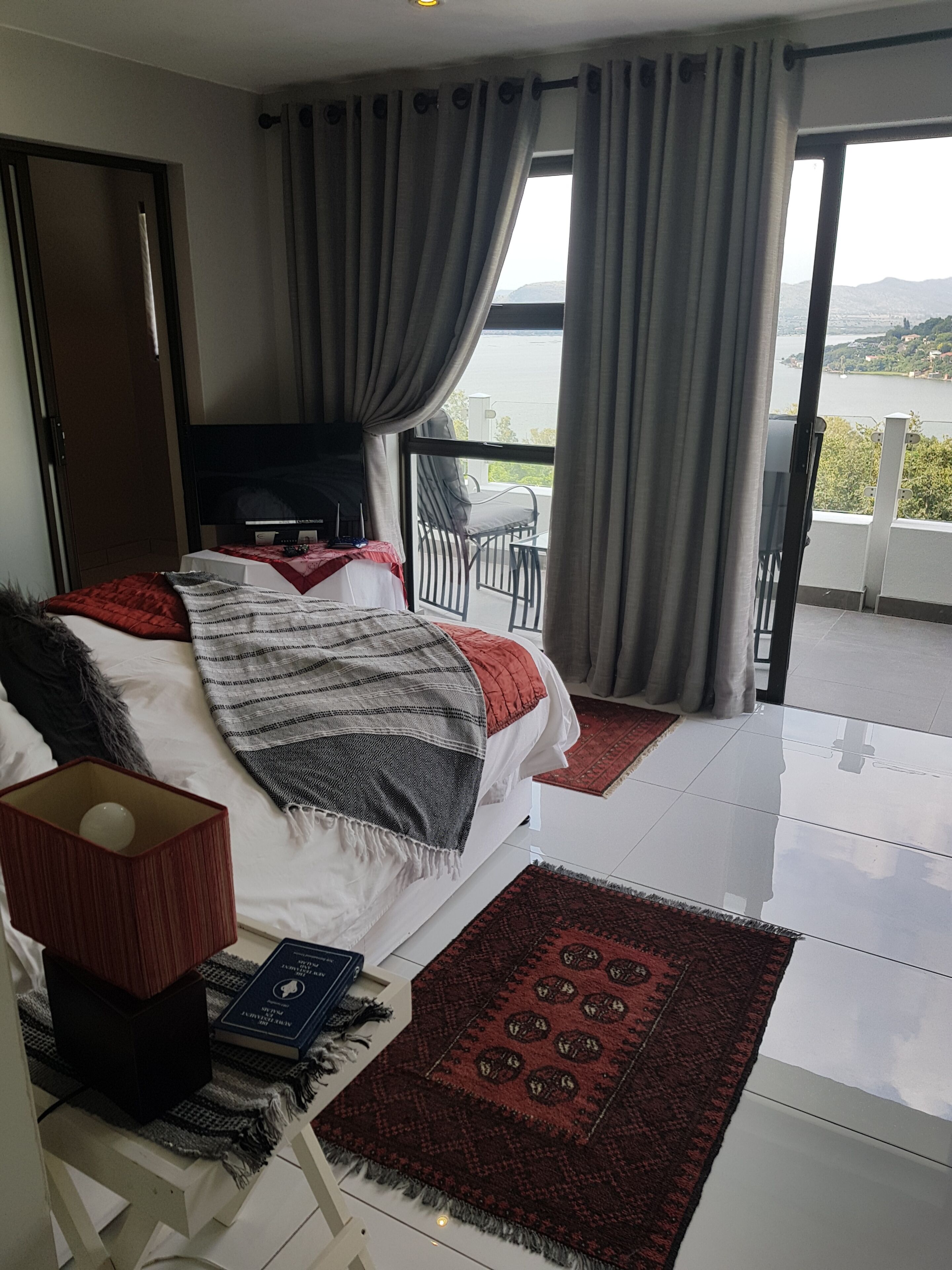 Luxury-Doppel- oder -Zweibettzimmer, Balkon, Seeblick