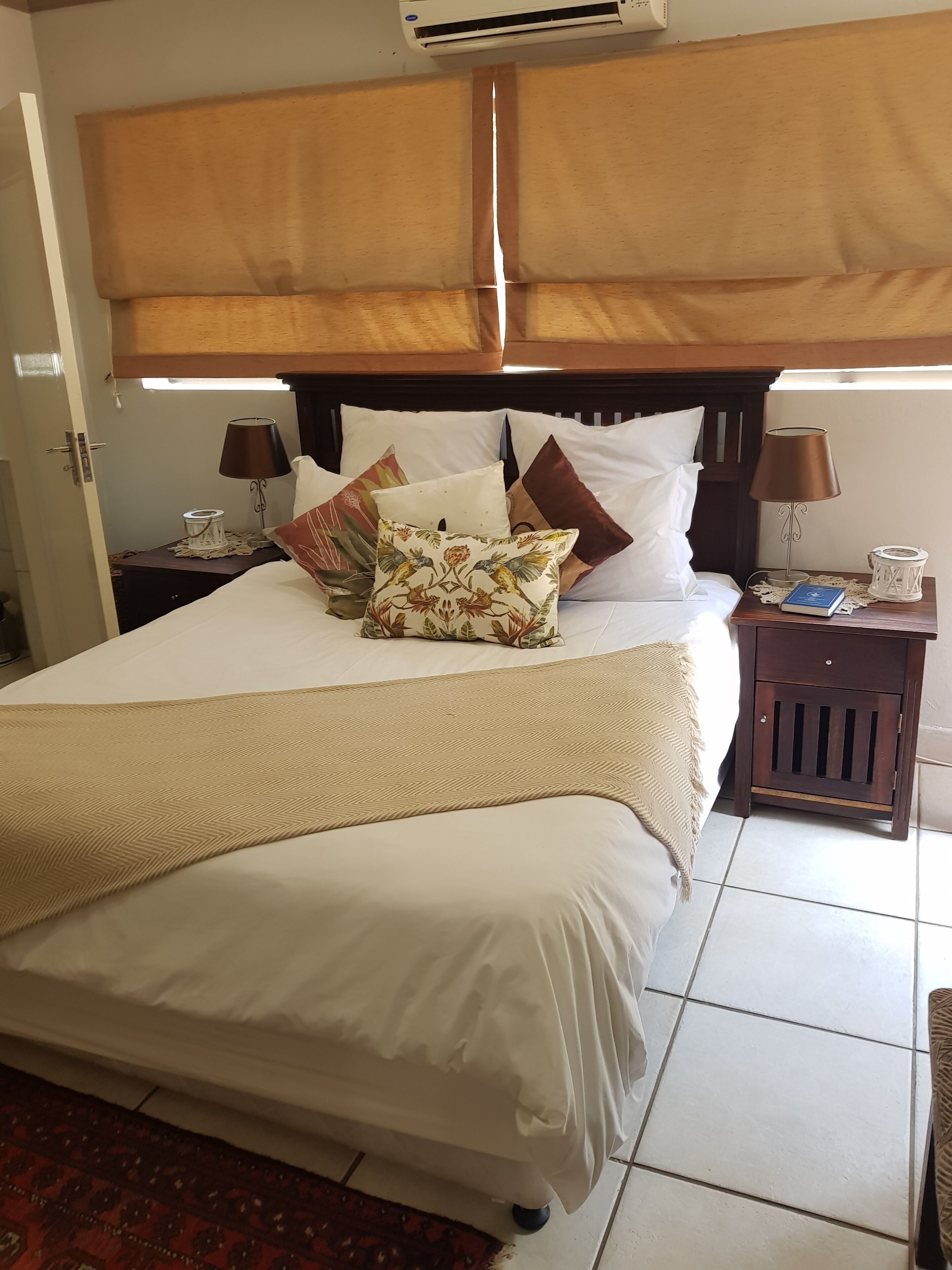 Chambre Simple Économique, vue lac | Coffres-forts dans les chambres, rideaux occultants, Wi-Fi gratuit
