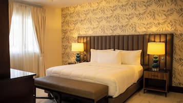 Laptop workspace, blackout drapes, iron/ironing board, free WiFi