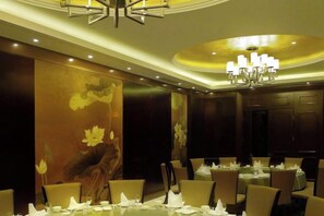 Unclassified image, 3 of 100, button - Qingcheng Hotel (Qinghe)