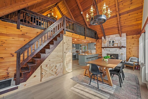 Dining - Black Deer Cabin- a cozy real cabin feel a block from the lake, boho rustic vibe (Pocono lake)
