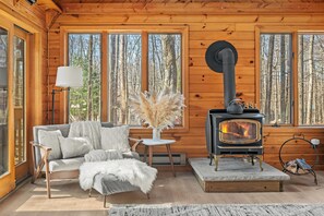 Interior - Black Deer Cabin- a cozy real cabin feel a block from the lake, boho rustic vibe (Pocono lake)