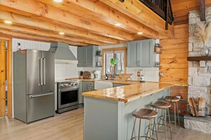 Microwave, oven, stovetop, dishwasher - Black Deer Cabin- a cozy real cabin feel a block from the lake, boho rustic vibe (Pocono lake)