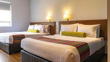 Family Studio Suite | 1 bedroom, in-room safe, desk, blackout drapes