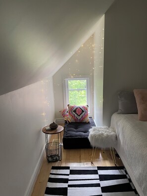 4 bedrooms, desk, iron/ironing board, free WiFi