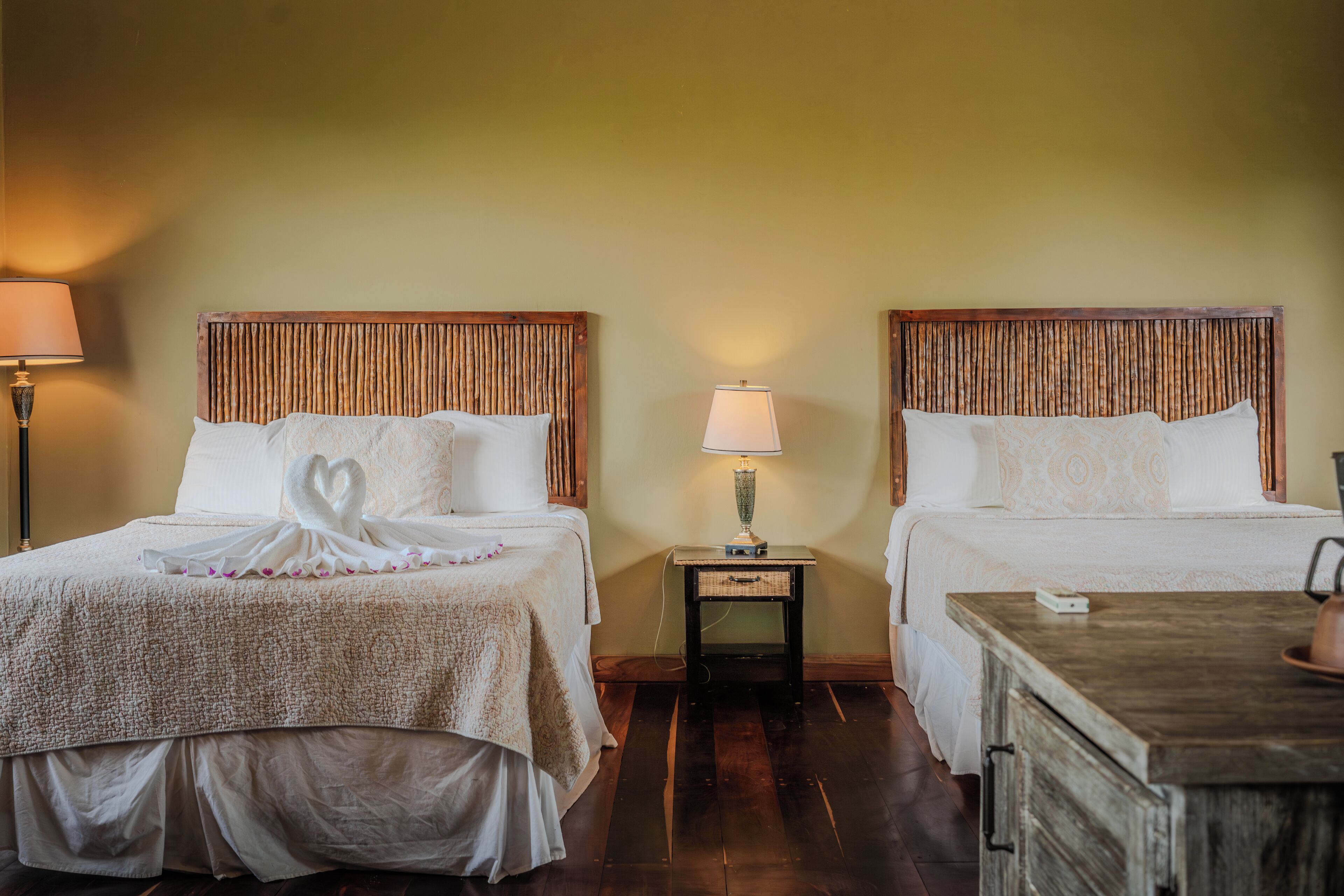 1 多间卧室、办公桌、WiFi、床单