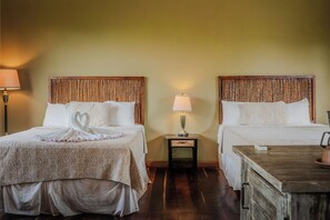 1 bedroom, desk, WiFi, bed sheets