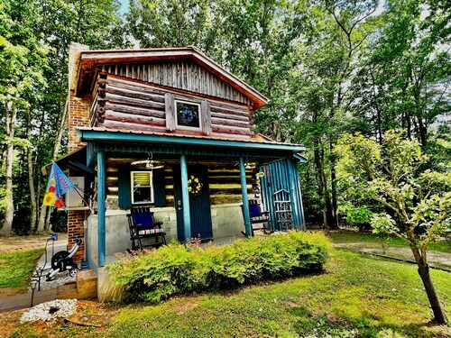 Charming 1-bedroom cabin in amazing Pilot Mountain with Lake access