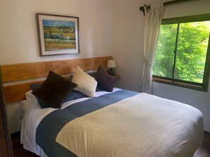 House, 3 Bedrooms, Lake View, Garden Area (Boldo) | Premium bedding, down comforters, Select Comfort beds, in-room safe