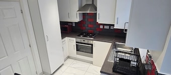 Very cosy 3 bedroom house close to city