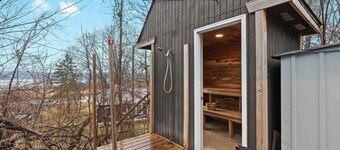 Cranberry Lake Hideaway ~ Cozy Cottage w/ Sauna, Outdoor Shower, Kayaks, Games