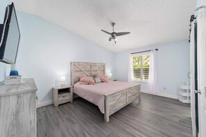 2 bedrooms, desk, iron/ironing board, travel cot