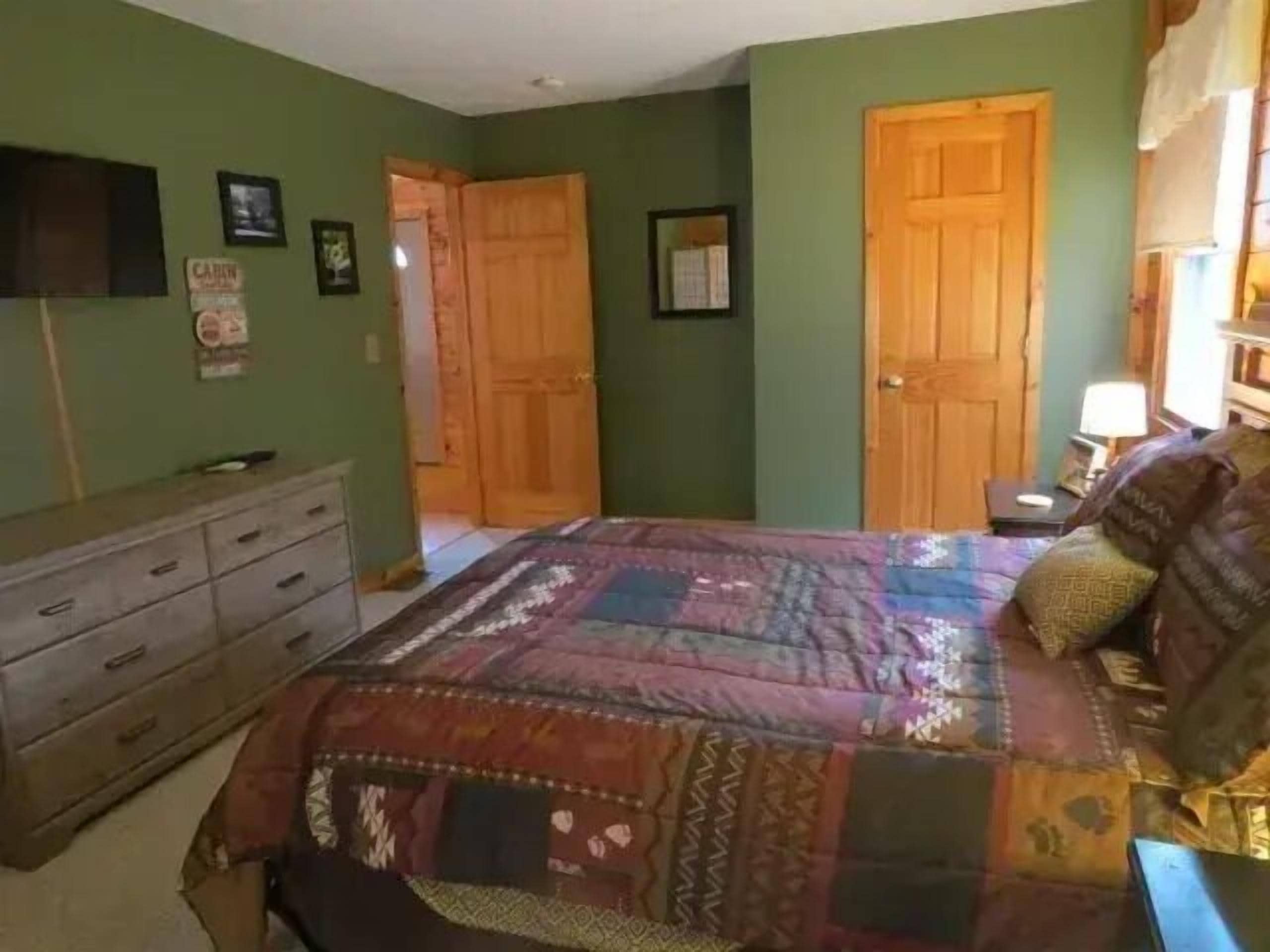 2 bedrooms, bed sheets