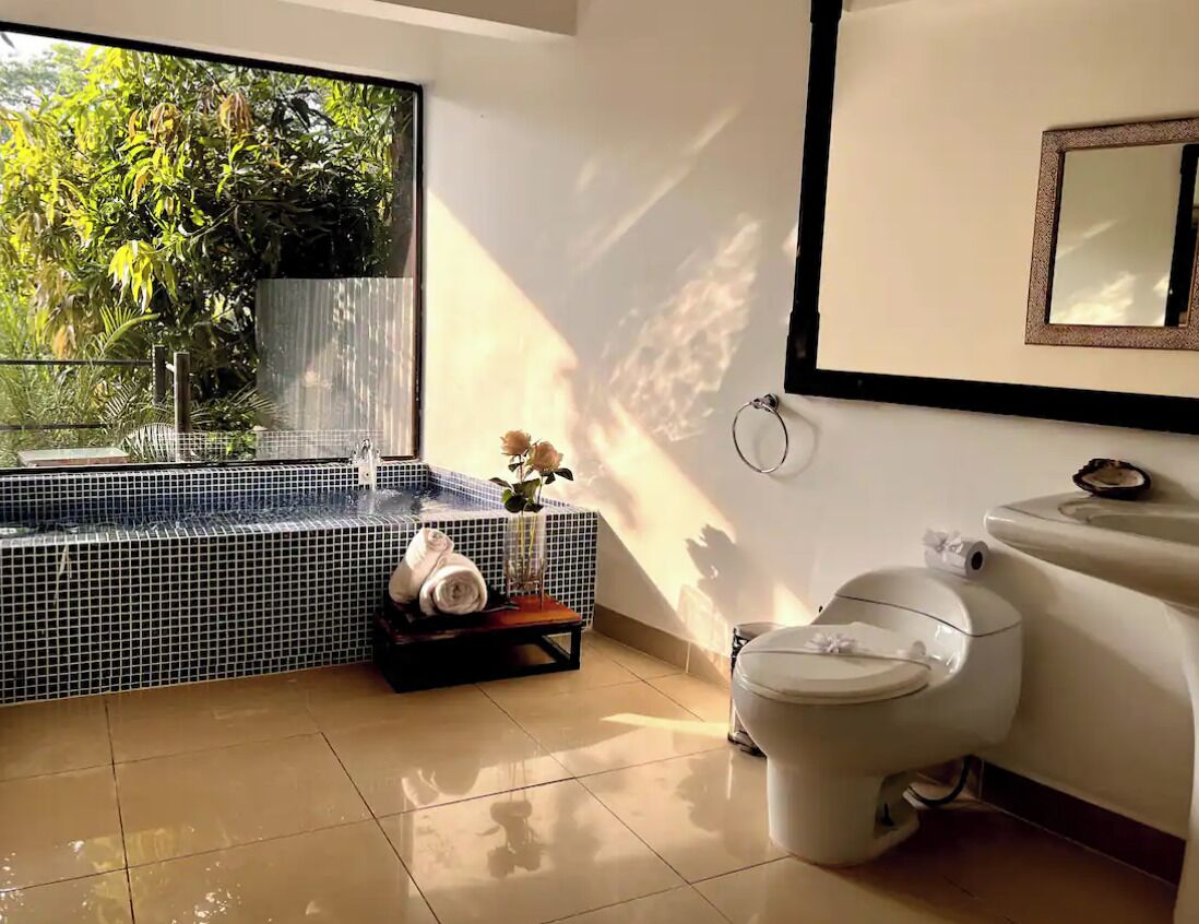 Luxury-Villa, Balkon, Gartenblick | 2 Schlafzimmer, kostenloses WLAN