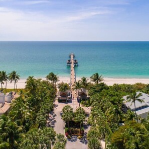 Chaise longue, serviettes de plage