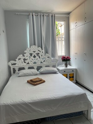 3 chambres, fer et planche à repasser, Wi-Fi, draps fournis