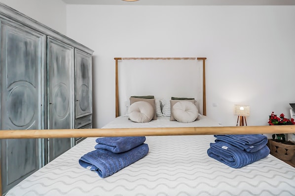 1 bedroom, WiFi, bed sheets