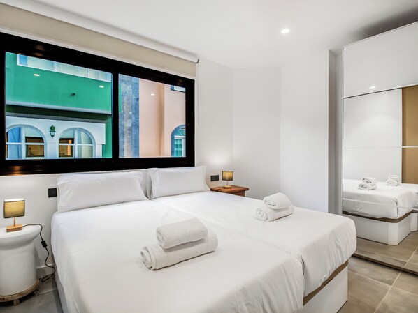 2 bedrooms, iron/ironing board, WiFi, bed sheets