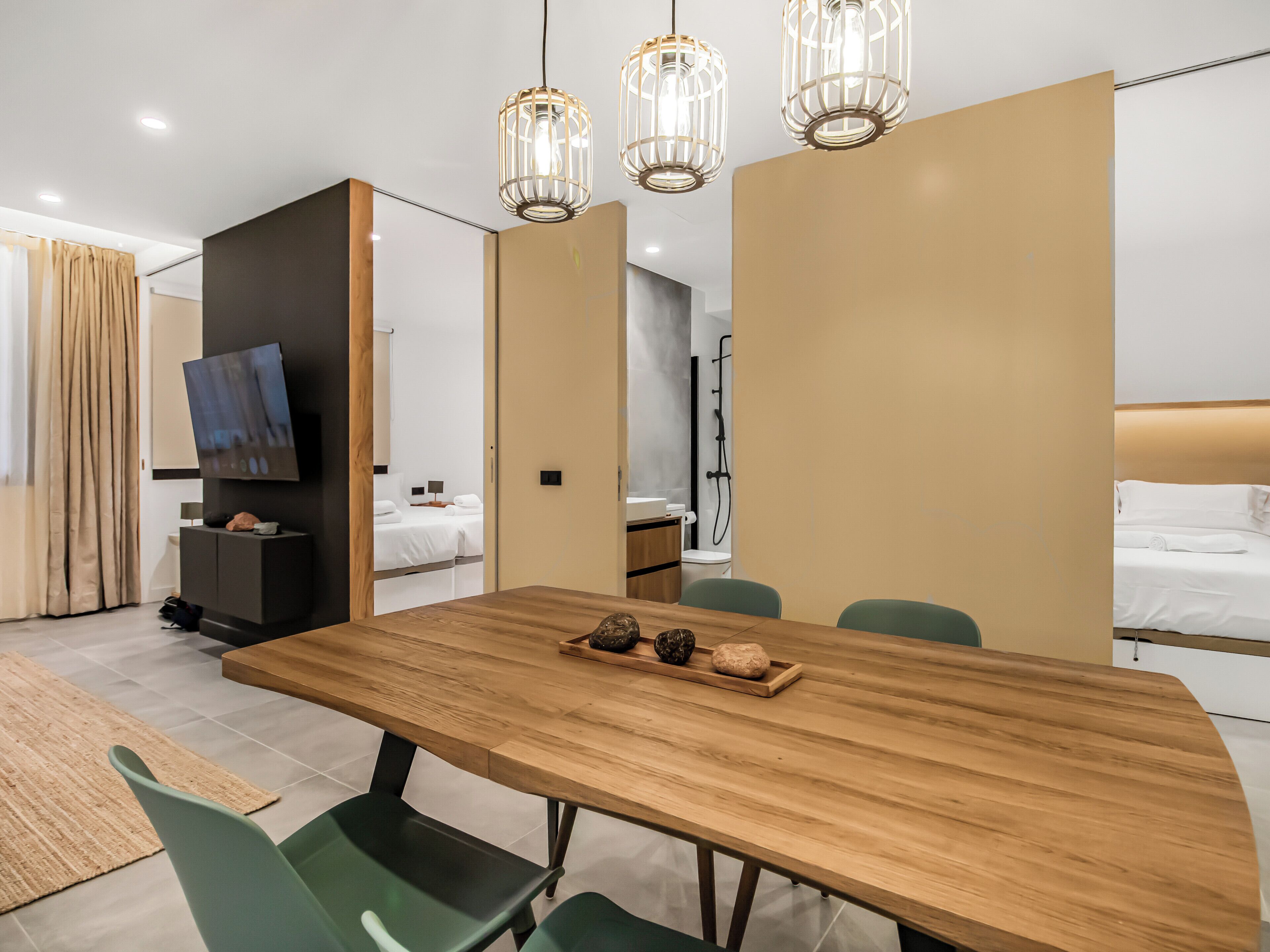 2 室のベッドルーム、アイロン / アイロン台、WiFi、ベッドシーツ