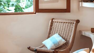 Villa Confort, vista al jardín | Área de sala de estar