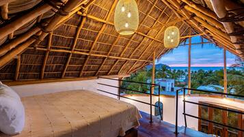 Exclusive Villa, Ocean View | Living area