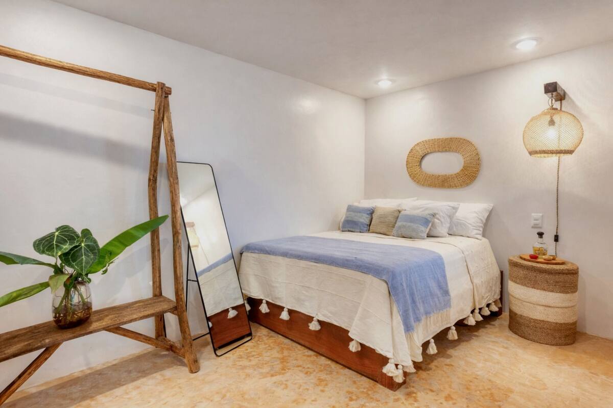 Tabla de planchar con plancha, wifi gratis y decoración personalizada 