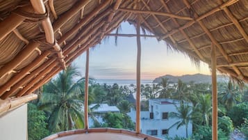 Exclusive Penthouse, Ocean View | 2 bedrooms, individually decorated, individually furnished