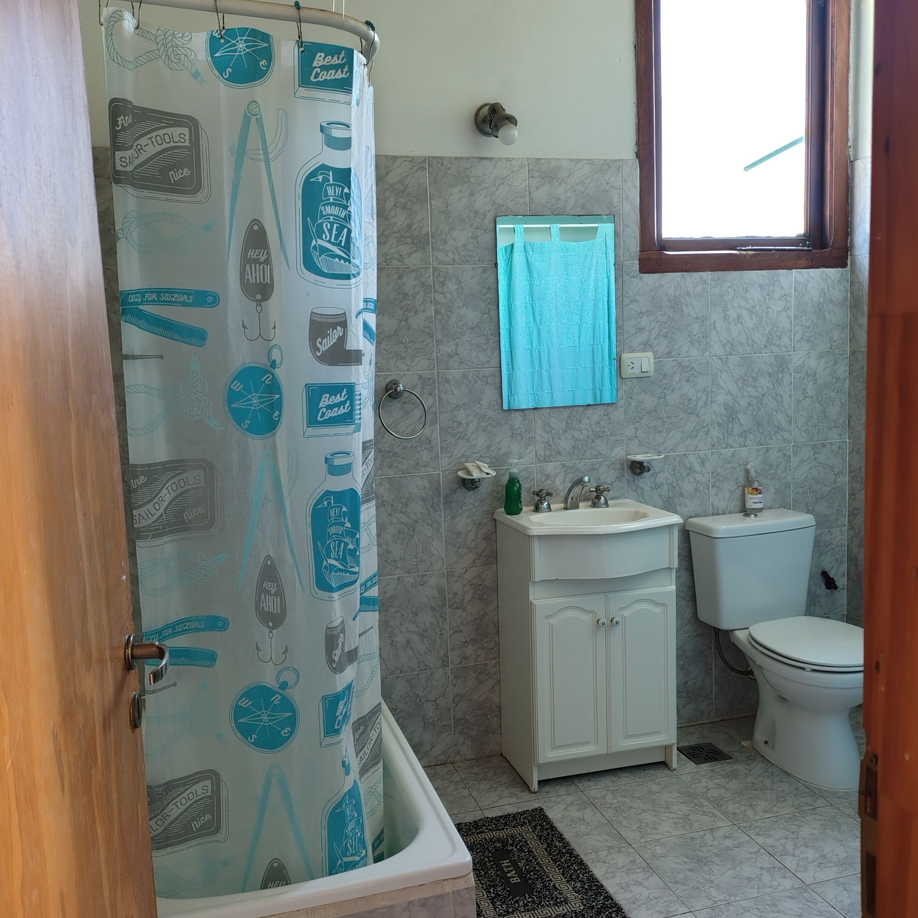 Handtücher, Seife, Toilettenpapier