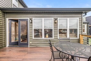 屋外ダイニングエリア