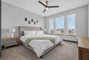 2 bedrooms, iron/ironing board, WiFi, bed sheets - 2BR stay near Music Row w/ shared pool (Nashville)