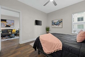 1 bedroom, iron/ironing board, WiFi, bed sheets - Stylish Gulch Retreat - Near Broadway (Nashville)
