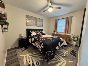 3 chambres, fer et planche à repasser, lit parapluie, Wi-Fi gratuit