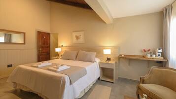 Habitación doble superior | Caja fuerte y wifi gratis