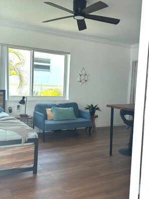 Interior - Salt + Sun Studio, feet from Hollywood Beach (Hollywood)