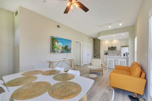 Interior - Spacious 4-bedroom condo with AC, WiFi in phenomenal Kissimmee (Kissimmee)