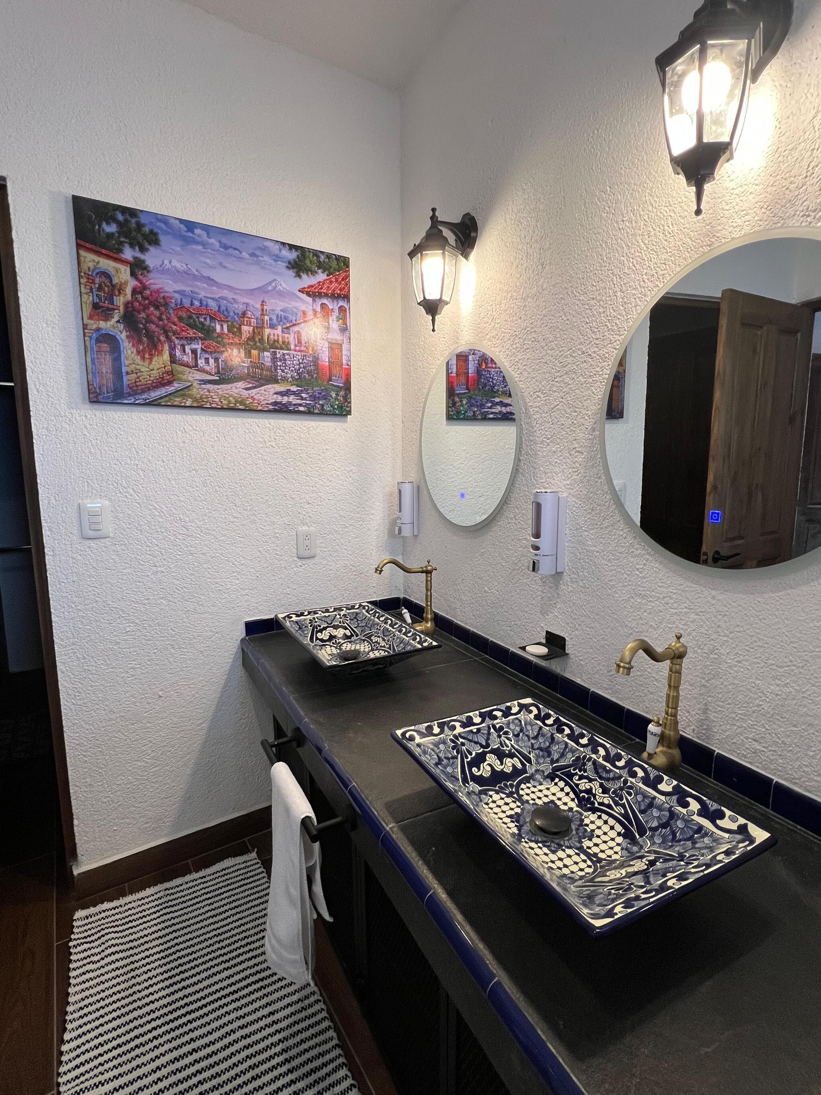 Casa familiar, 3 habitaciones, cocina, vista a la montaña | Baño | Amenidades de baño gratuitas, toallas, jabón, shampoo 