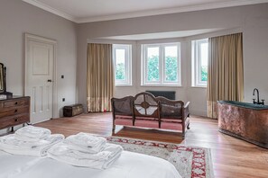 7 slaapkamers, een strijkplank/strijkijzer, gratis wifi, beddengoed