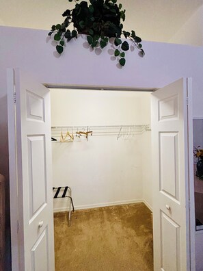 Interior - Serene Long-Stay Suite: Water Views, Lanai & Dedicated Office (Land O' Lakes)