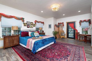 2 bedrooms, desk, iron/ironing board, free WiFi