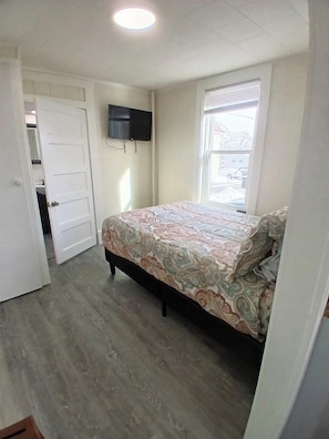 1 habitación, tabla de planchar con plancha, wifi gratis y ropa de cama 