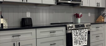 Modern, New Build Dog Friendly 3-bedroom home close to DT Greenville
