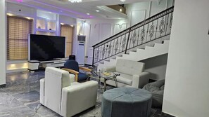 Reception - De-Lexis Hotel & Suites (Uyo)