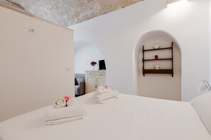 1 bedroom, free WiFi, bed sheets - Apartment 'Helga' with Shared Terrace, Wi-Fi and Air Conditioning (Tuglie)