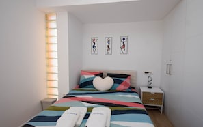 2 bedrooms, iron/ironing board, free WiFi, bed sheets