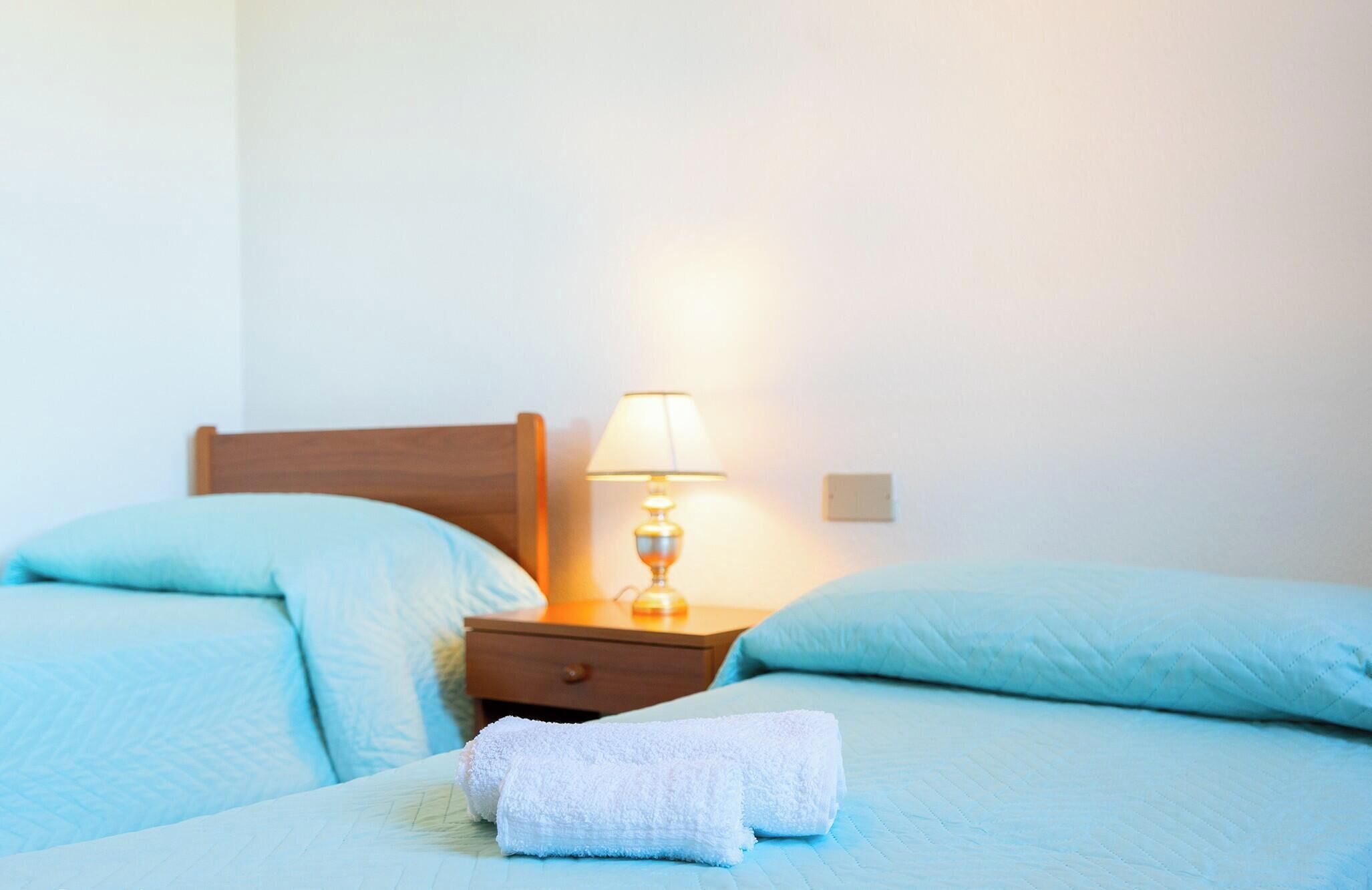 2 chambres, fer et planche à repasser, Wi-Fi gratuit, draps fournis