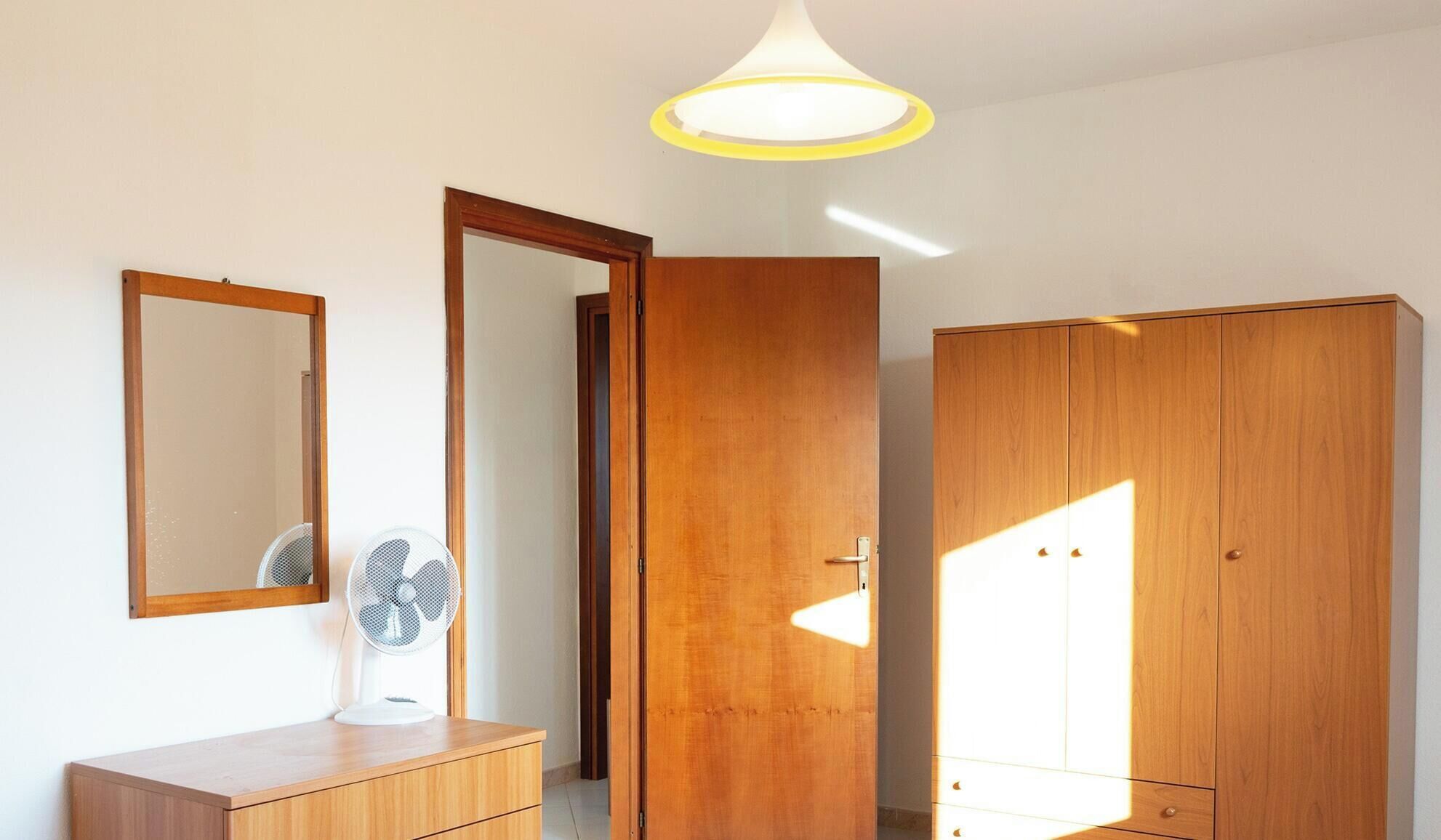 2 habitaciones, tabla de planchar con plancha y wifi gratis 