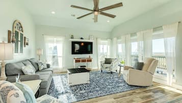 House, Multiple Beds, Pool Access, Pool View | Living area | 40-inch TV with digital channels, fireplace